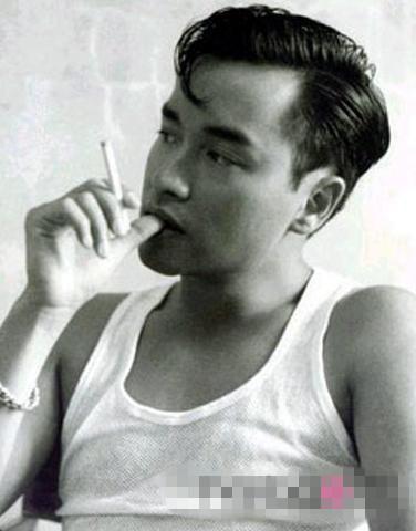 抽烟怎么弹烟灰帅 08acd2933790b6d06b56cfdc7f0320e8_b.jpg