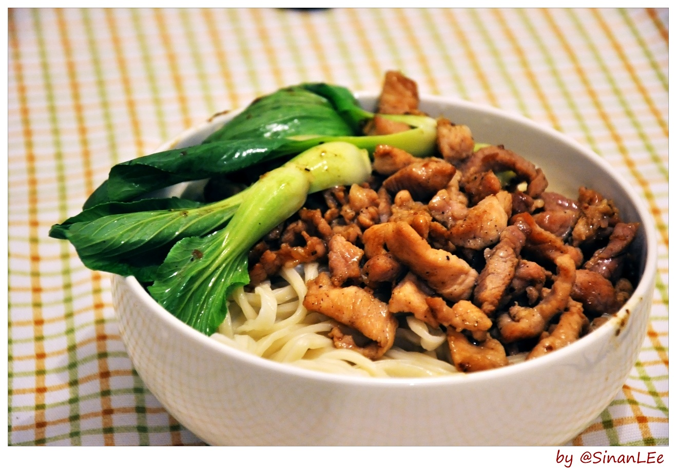 找了找就这个吧,给刘看山换换口味,青菜肉丝面
