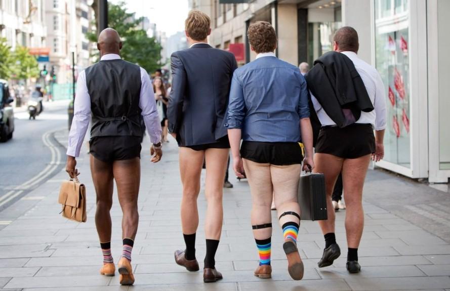 女生为什么夏天<em>穿超短裤</em>和超短裙呢?要说很热