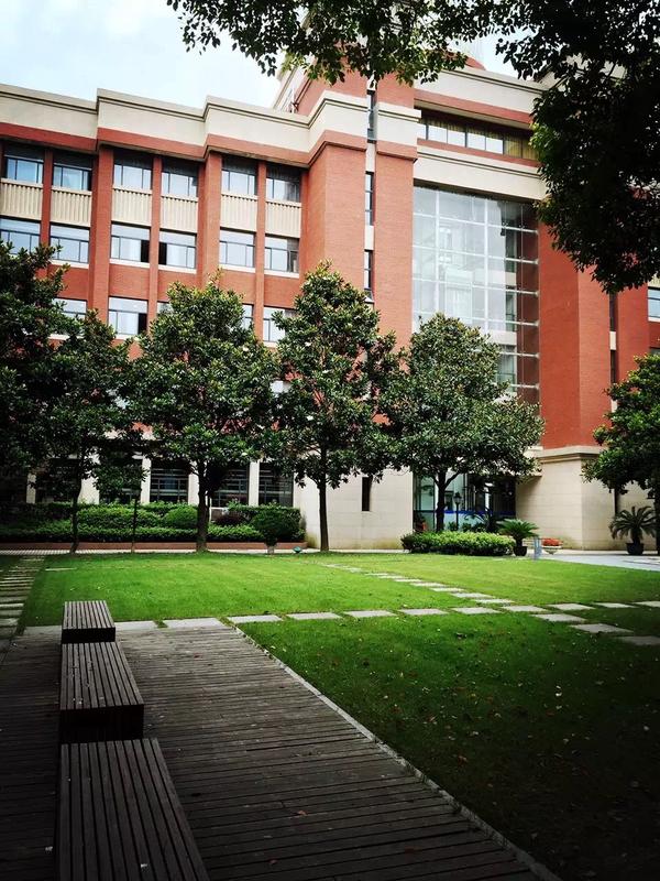 在复旦大学附属中学就读是一番怎样的体验?