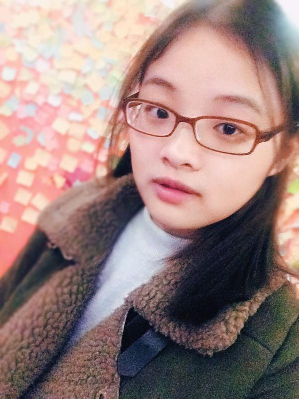 戴眼镜的姑娘有哪些实用的扮靓法则?