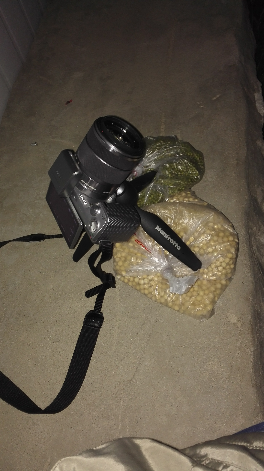 Sony A7配的28-70套机头可不可以拍星空? - 知