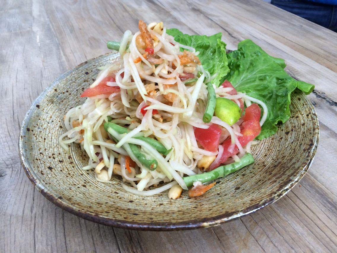 吃掉这盘papaya salad,就等于吃掉了整个东南亚