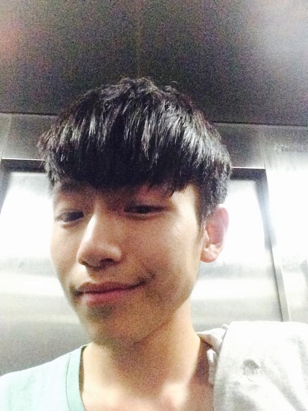发质又粗又硬又卷又密的男生适合什么样的发型?