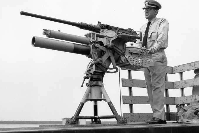 7mm重机枪加上一挺81mm迫击炮,用来封锁越共的海上补给线.