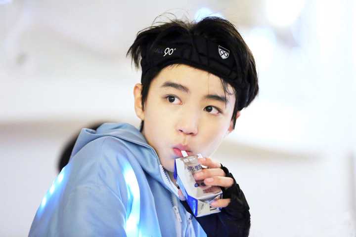男生桃花眼是怎么样的体验?
