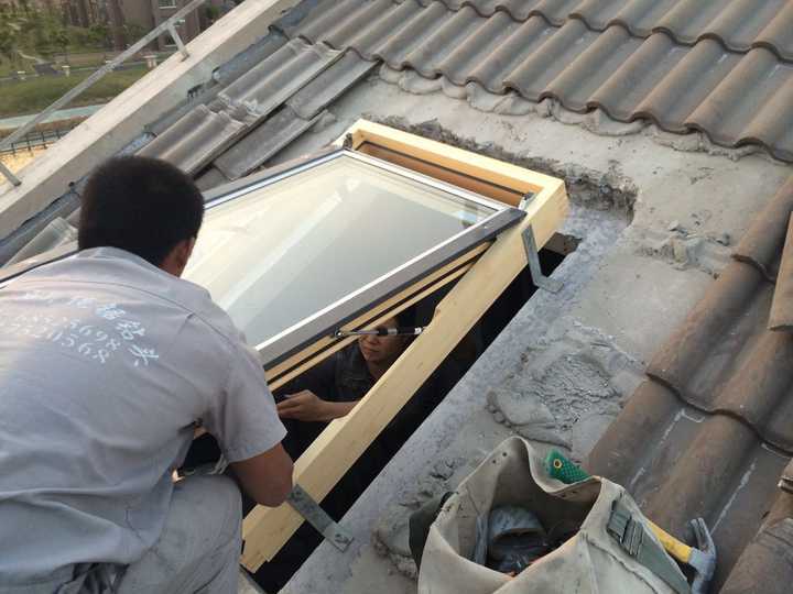 屋顶开天窗,怎么解决隔热问题呢?