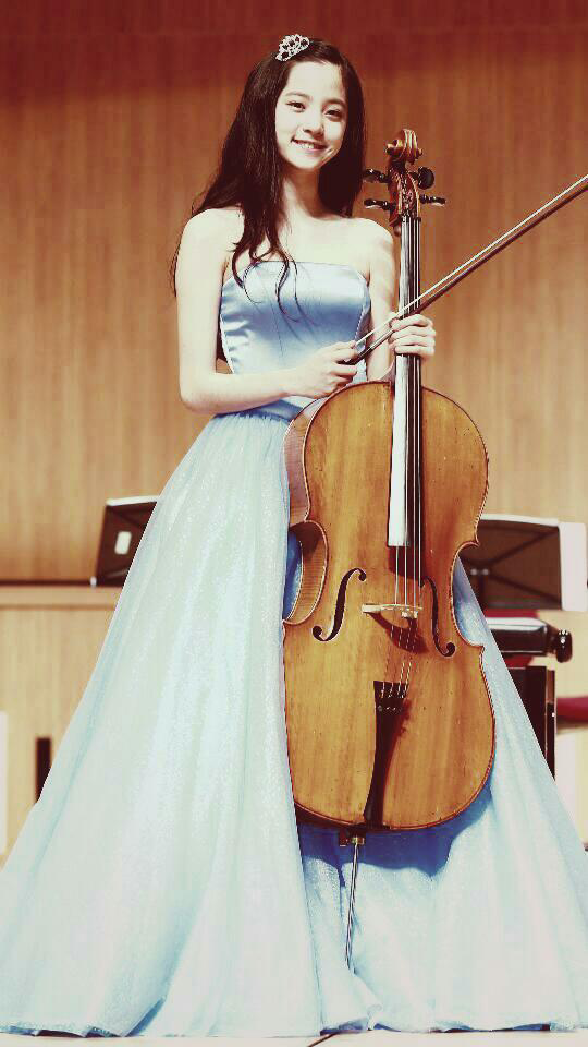 如何评价欧阳娜娜的大提琴水平?