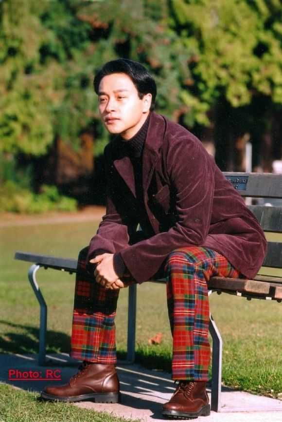 如何评价张国荣的长相