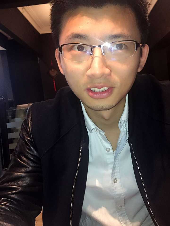 你在现实生活中见过最美的博士是什么样的?