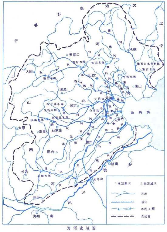 滦河(东北角)发源于热河省内的丰宁县,在多伦附近绕了个圈又回到热河