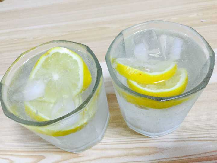 如何在家自己做一杯鸡尾酒?