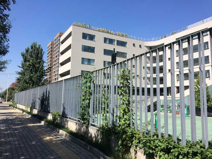 如何评价北京四中房山新校区的建筑设计