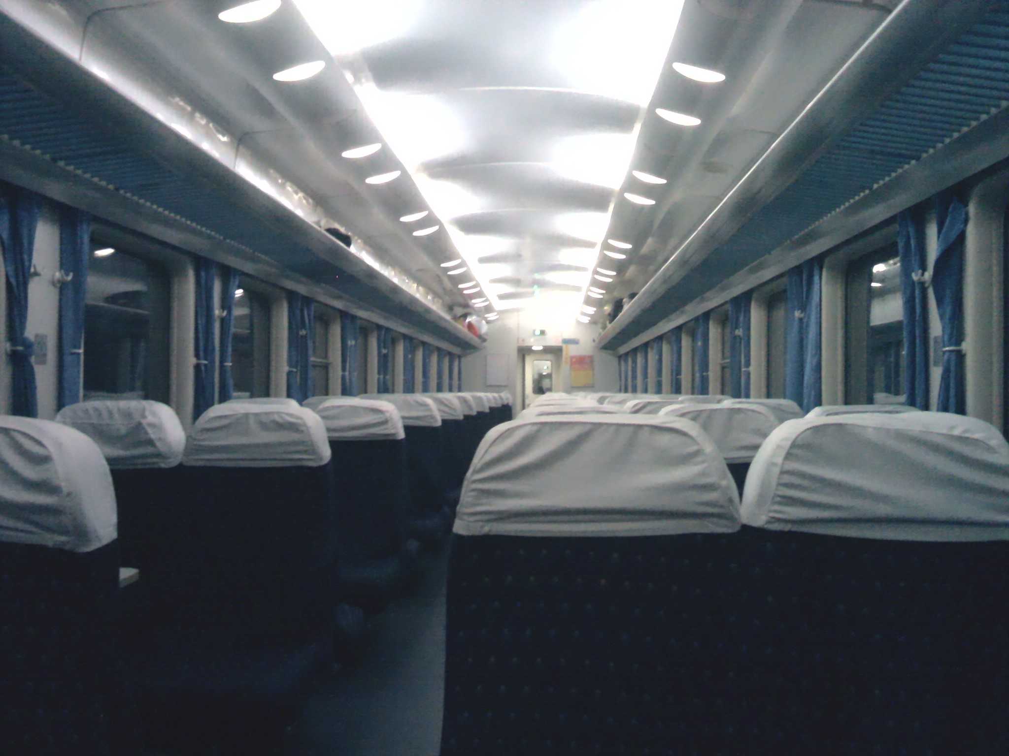 这一天也是冬至一年里最漫长的一个夜晚,在开往西安的火车上睡着了