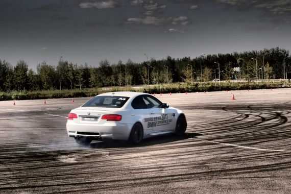 自动挡的车能漂移吗?