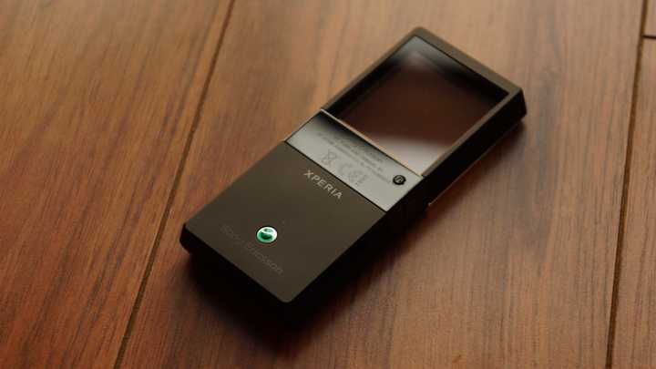好怀念这个小绿球,而x5正是se时代xperia美学的巅峰之作.