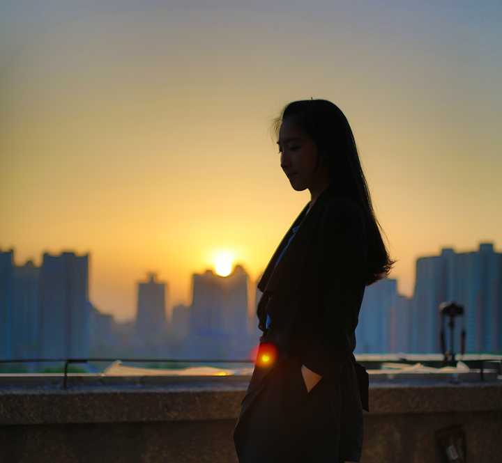 而后者,我只想说,投入感情去拍摄的照片,怎么样去赞美都不过分.