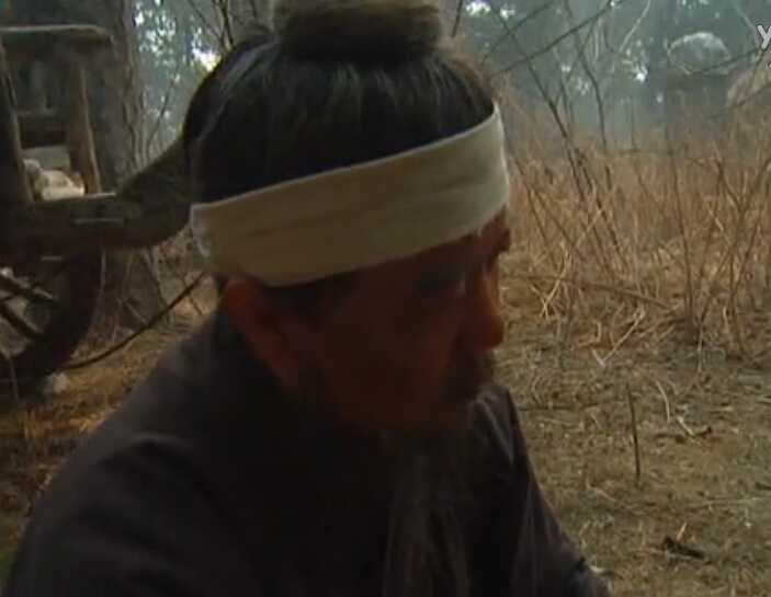 招安之后,卢俊义,宋江,李逵,花荣相继被害,吴用在其墓前,独自一人