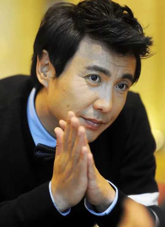 尤其是对喜剧演员的理解,往往会认为他们在银幕上下都是很搞笑的