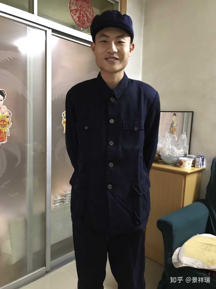 现在一个普通人能穿中山装上街吗?