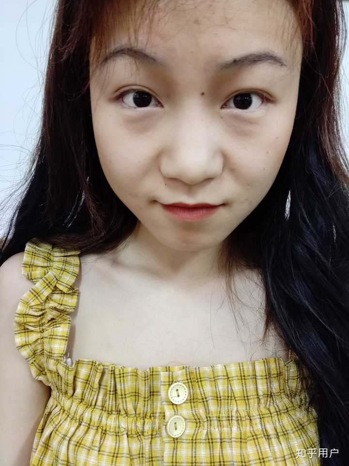 然而已经无法回炉重造了() 这下清楚了吧,鼻子塌的要死,鼻翼还那么大