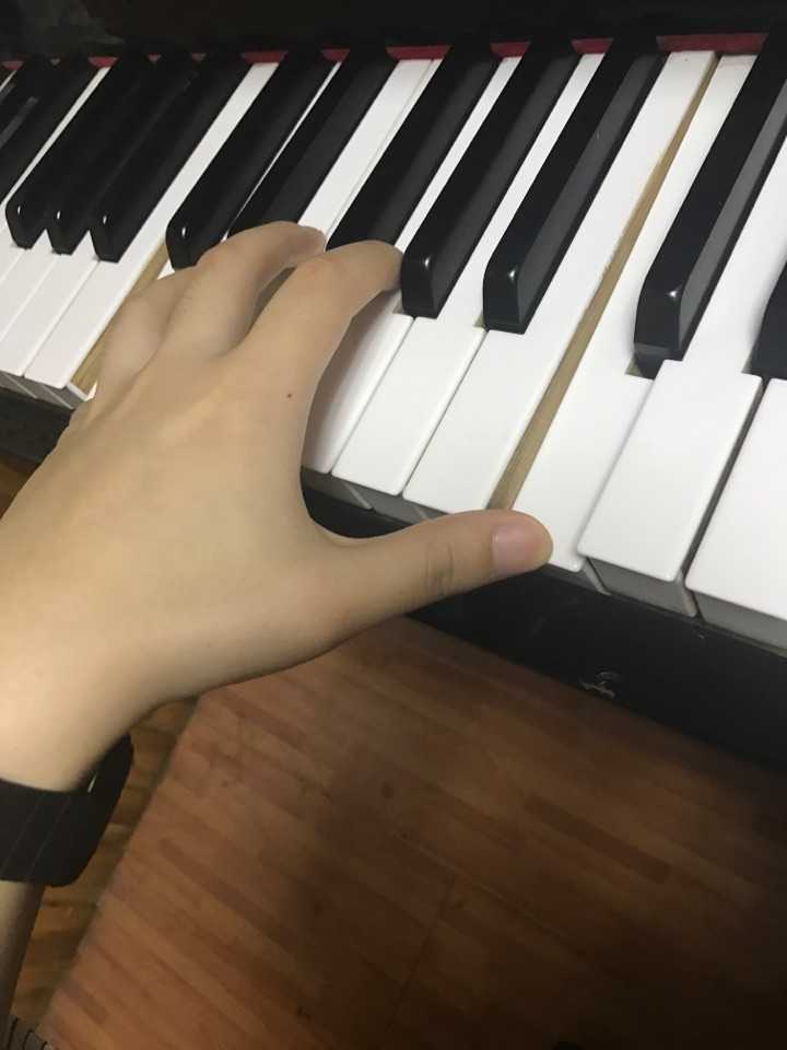 钢琴家的手指与常人有什么不同?
