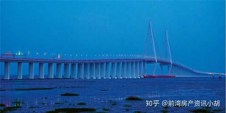 四大国际空港,两大东方大港 和驰名在外的杭州湾跨海大桥 还要在建的