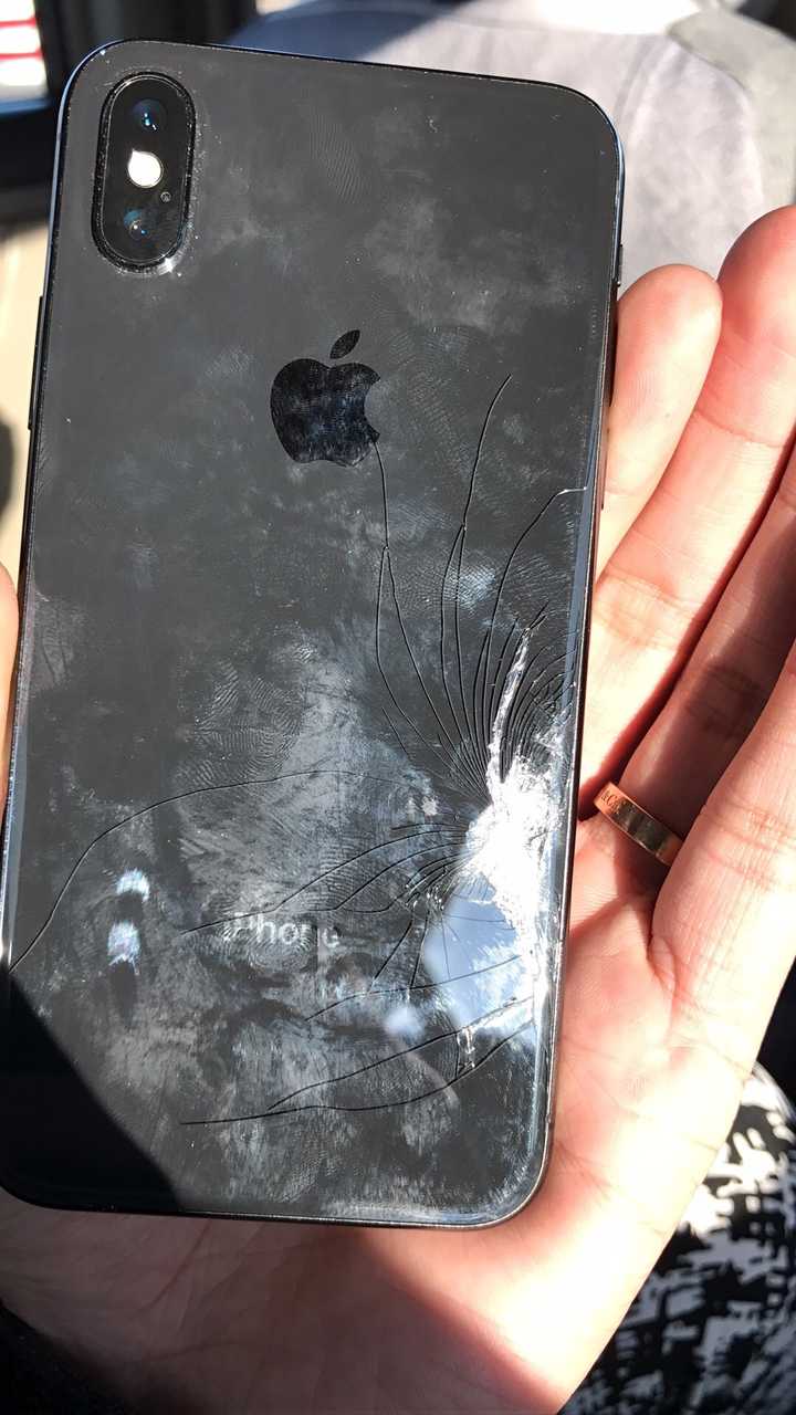 你的iphone x 屏幕是怎么碎的?