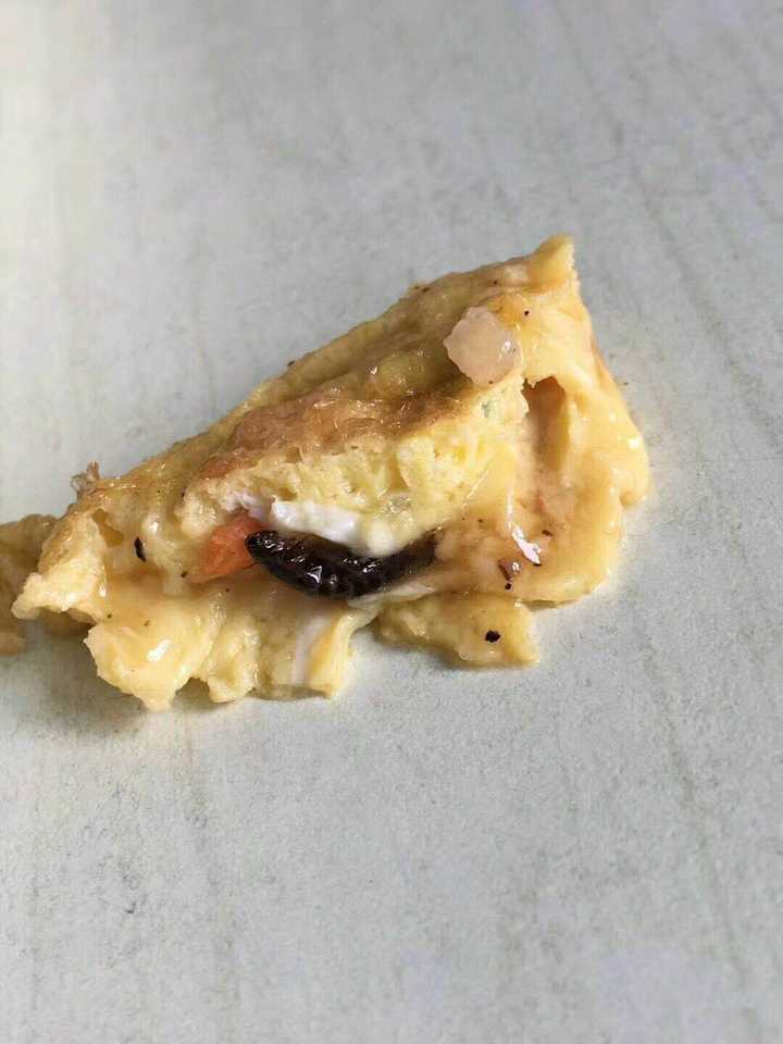 如何看待在广东外语外贸大学清雅园二楼吃出蟑螂事件?