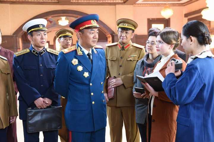 《彭德怀元帅》  55海军大将冬服,55元帅礼服,55陆军大将常服