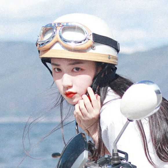 有没有一看就想恋爱的女生头像推荐?