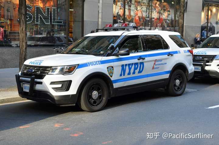 纽约警察局(nypd)的福特警用拦截者(ford police interceptor)