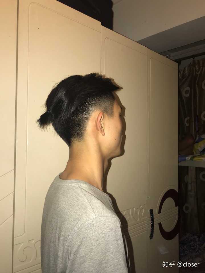 男生留长发尴尬期每天都有很多人劝我剪头发怎么办?