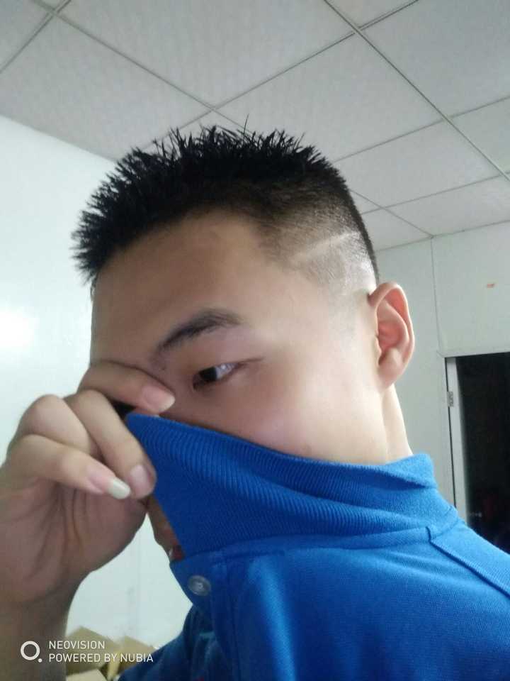 一直头发比较长的男生突然剪一个寸头是怎样的体验?