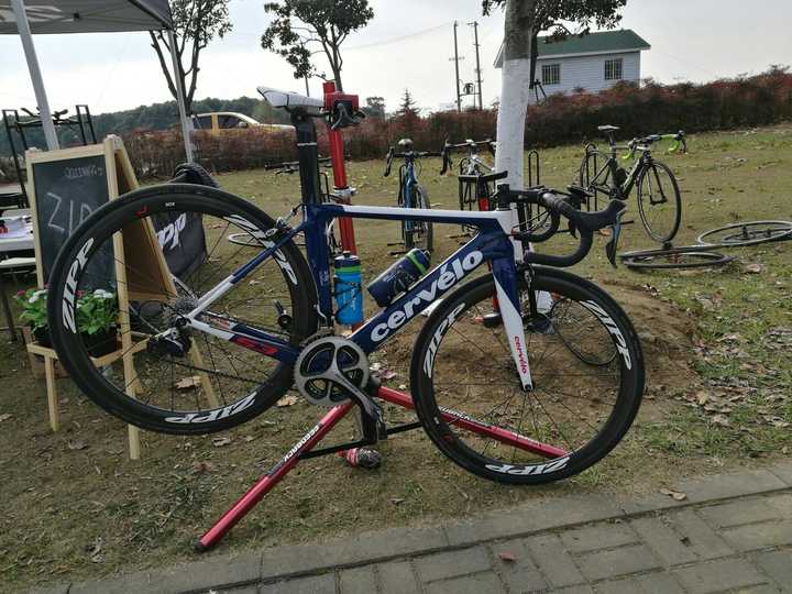 请问关于公路车轮组选择问题!