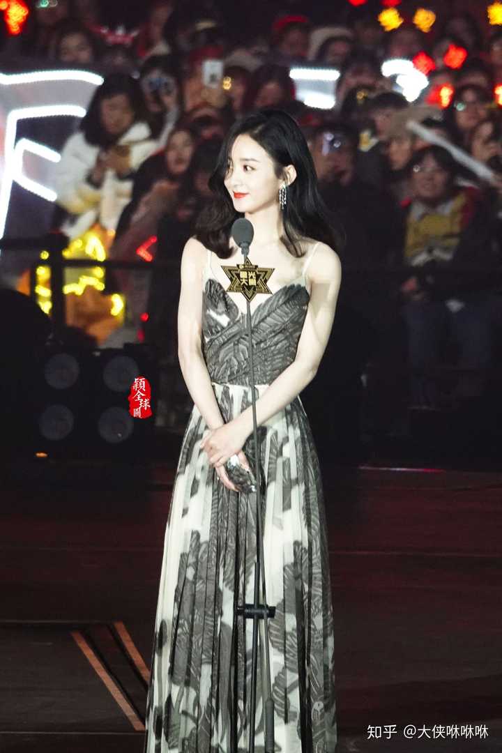如何评价赵丽颖在2019星光大赏的表现?