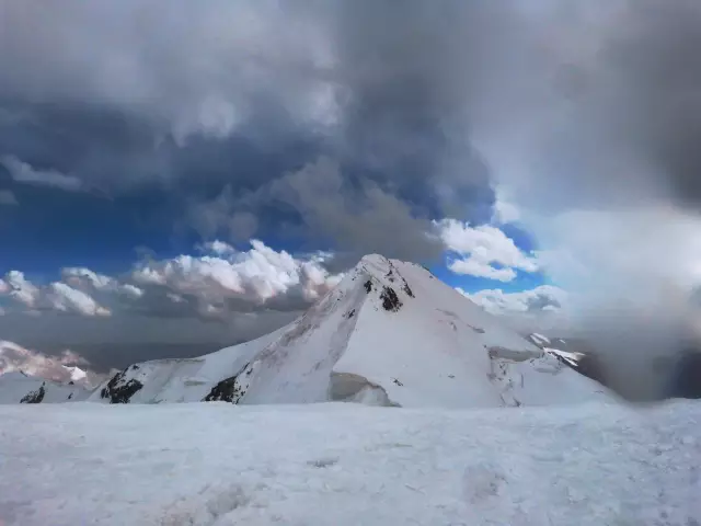 业余登山爱好者第一次登雪山可以选哪里?