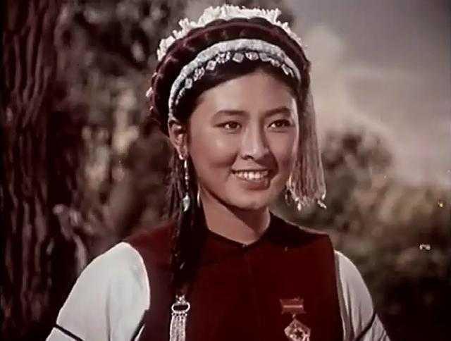 杨丽坤的人生有多悲情