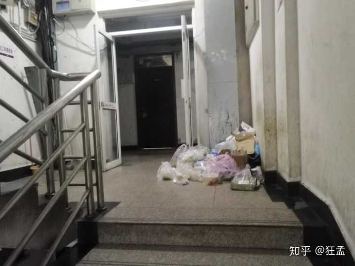 住过,只能说和以前的宿舍比,蛮差 答主是宣区,暑期去合工大南区实习