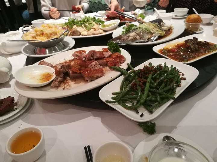 放在龙舫吃饭的图,在奥克兰算是我吃过的好吃的粤菜了.
