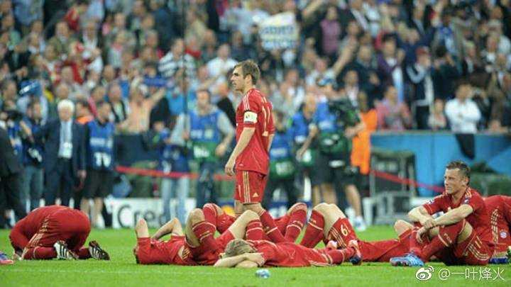 2012年欧冠决赛,拜仁在家门口丢掉了大耳朵.
