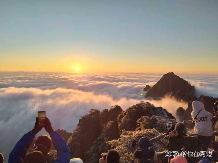 今年在黄山拍的日出云海