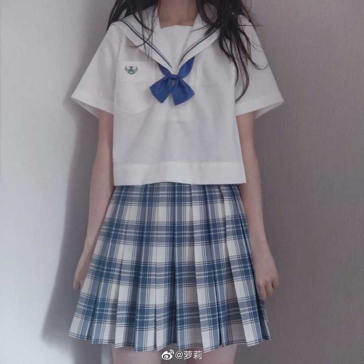 对于疯狂卖的细格和软妹配色,是否应该谈谈什么是jk制服?
