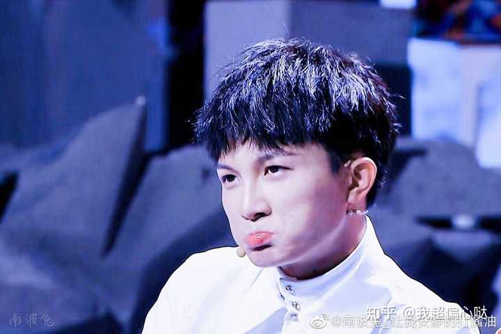 我甚至戏称过:了不起的长城(×)                              披上