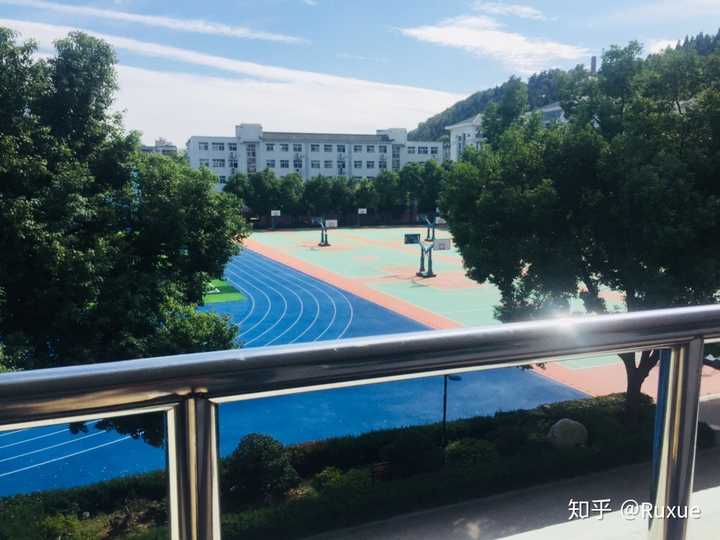 在湖北省荆门市龙泉中学就读是一种怎样的体验