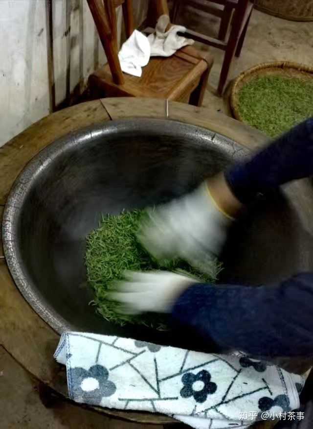 喜欢喝绿茶也喜欢喝红茶,也有手工做的绿茶,做茶不易啊