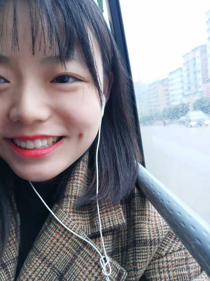 鱼泡眼? 我觉得挺好看的啊