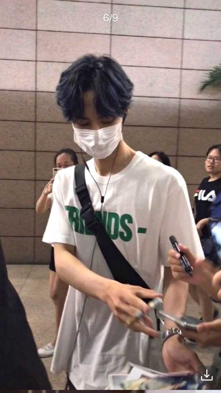 生图王一博小朋友生图比精修还要精致我也想随手一拍就这么好看 哭了