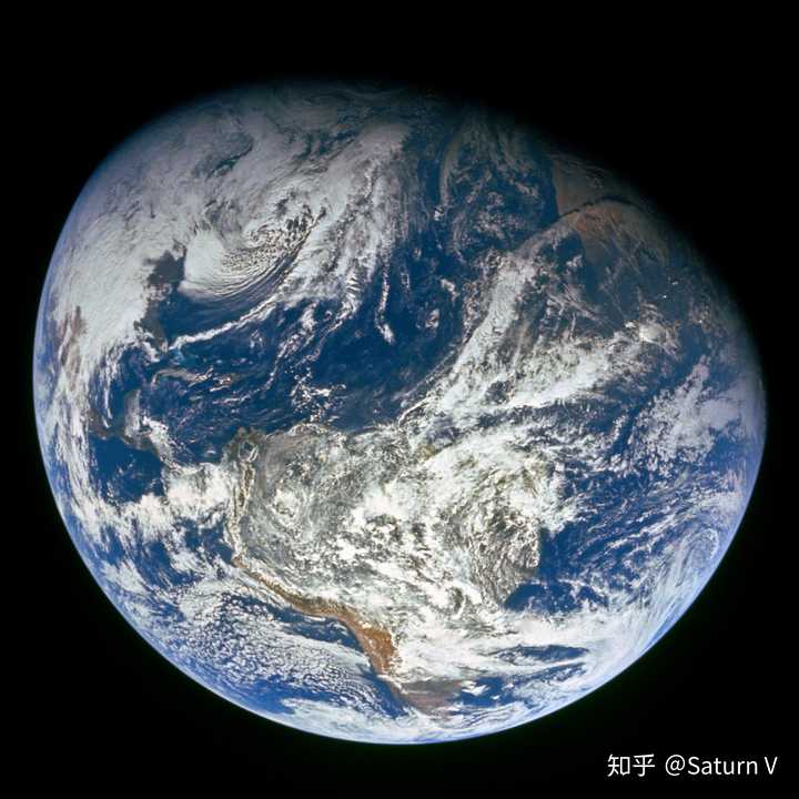 一个人在太空中用肉眼看整个地球全貌是个什么感觉?