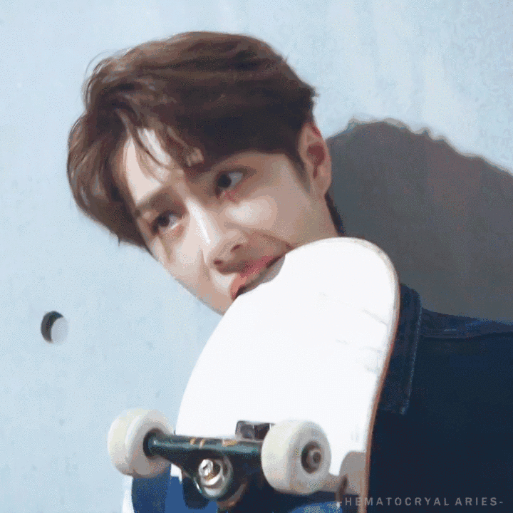 王一博有哪些绝美图片,可以要无水印的吗 (别问,问就是想空手套美图)?